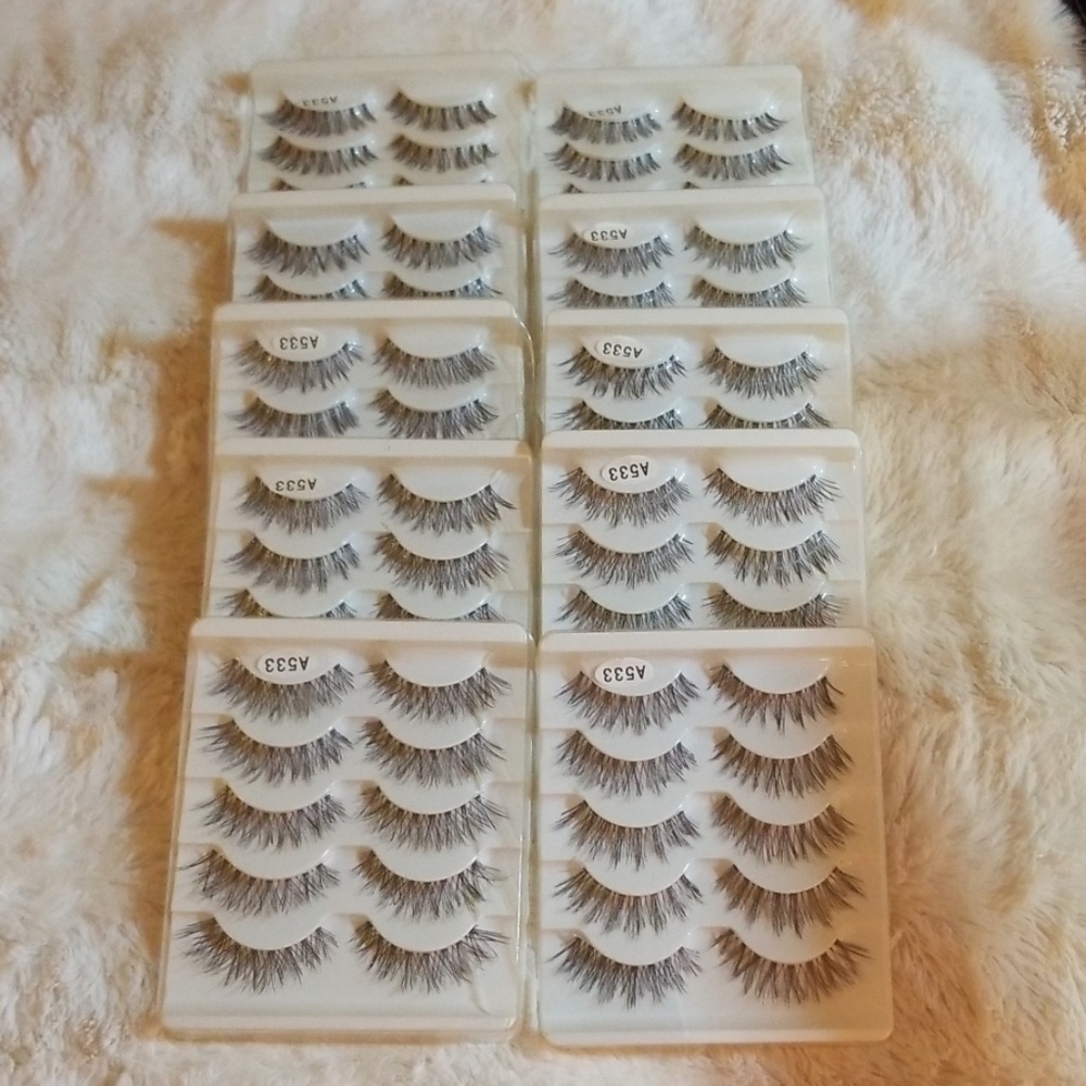 50 pairs of Wispie Eyelashes